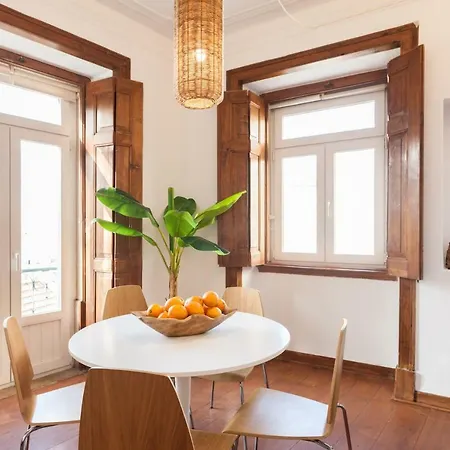 Rossio Vintage - Historical Center 2br By Luehldy *
