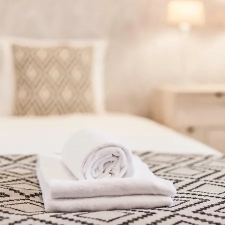 Rossio Vintage Two-bedroom - By Lu Holidays Apartman