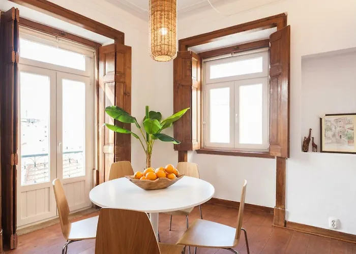 Rossio Vintage Two-bedroom - By Lu Holidays *